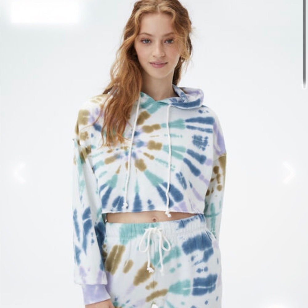 Tie-Dye Cropped Pullover Hoodie